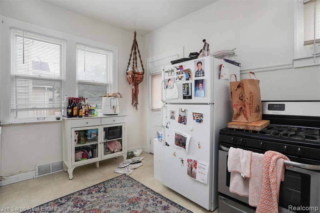 1417 Beaconsfield Avenue, Grosse Pointe Park, MI 48230 — Photo 16