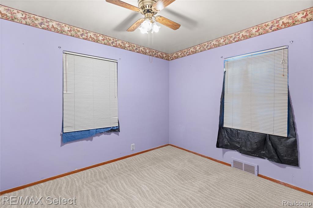 4298 Farmcrest Street, Burton, MI 48509 — Photo 17