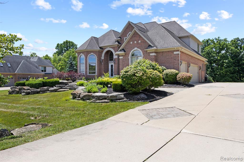 8151 ROLLING MEADOWS Drive, Canton, MI 48187 — Photo 3