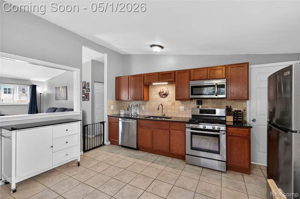 22813 Detour Street, Saint Clair Shores, MI 48082 — Photo 11