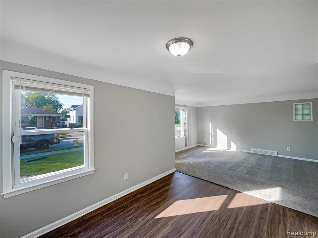18067 Rosetta Avenue, Eastpointe, MI 48021 — Photo 10