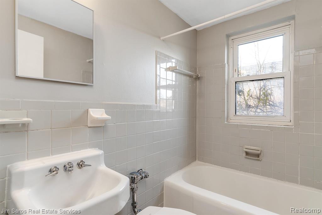 550 Parkview #305 - Studio, Detroit, MI 48214 — Photo 7