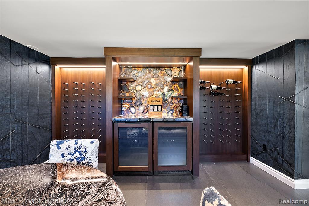 3251 W Shore Drive, Orchard Lake Village, MI 48324 — Photo 56