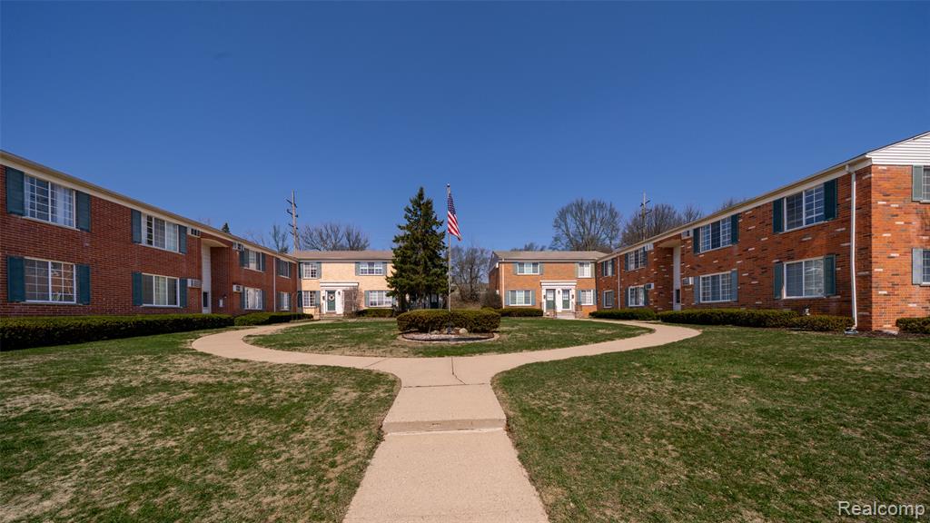 451 Miller Avenue, 211, Rochester, MI 48307 — Photo 2