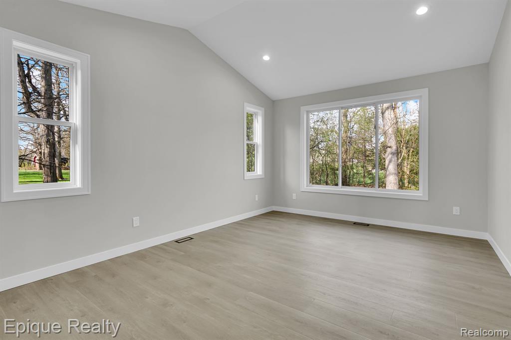 2432 Holland Street, Lake Orion, MI — Photo 11
