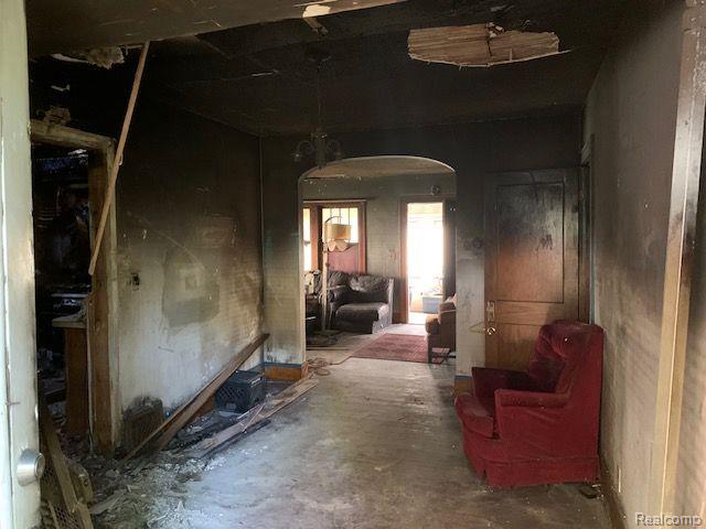 733 CADILLAC Street, Flint, MI 48504 — Photo 2