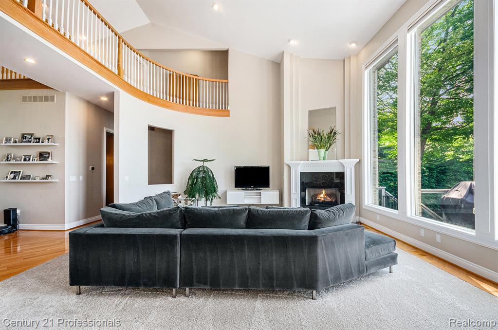 9020 Huron Bluffs Drive, White Lake, MI — Photo 5