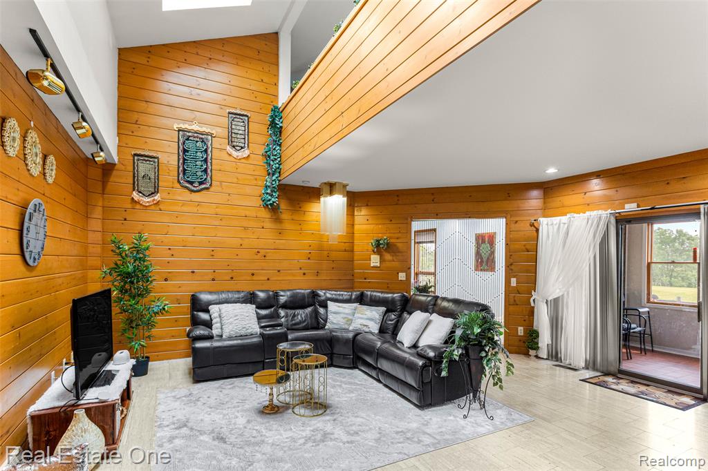 18191 Country Club Circle, Riverview, MI 48193 — Photo 11
