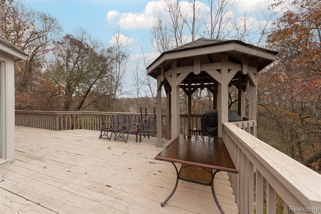 2321 Pine Hollow, Brighton, MI 48114 — Photo 39