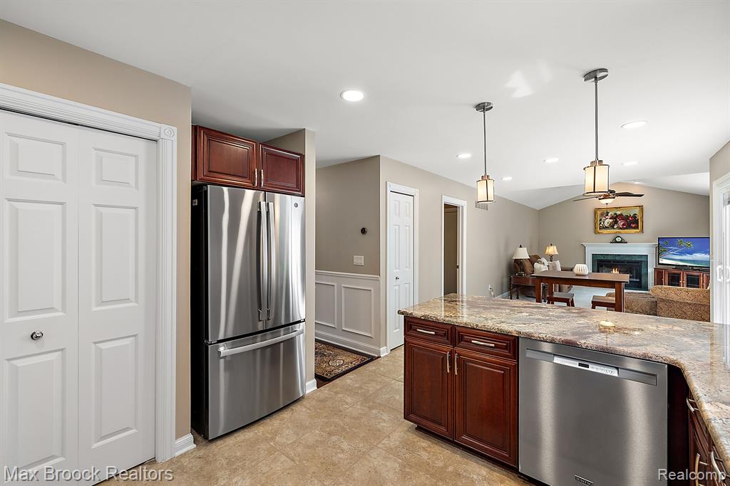 4536 SEDONA Drive, Clarkston, MI 48348 — Photo 11