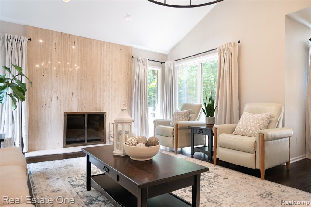 4794 RIVERS EDGE Drive, Troy, MI 48098 — Photo 8