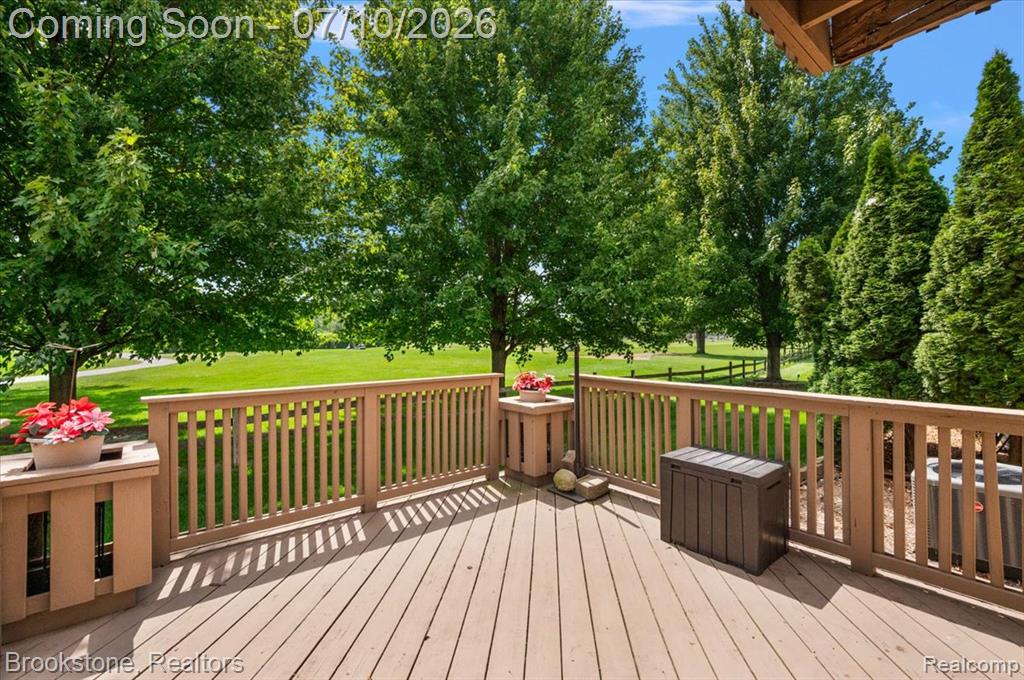 904 Country Club Drive, Saint Clair Shores, MI 48082 — Photo 7