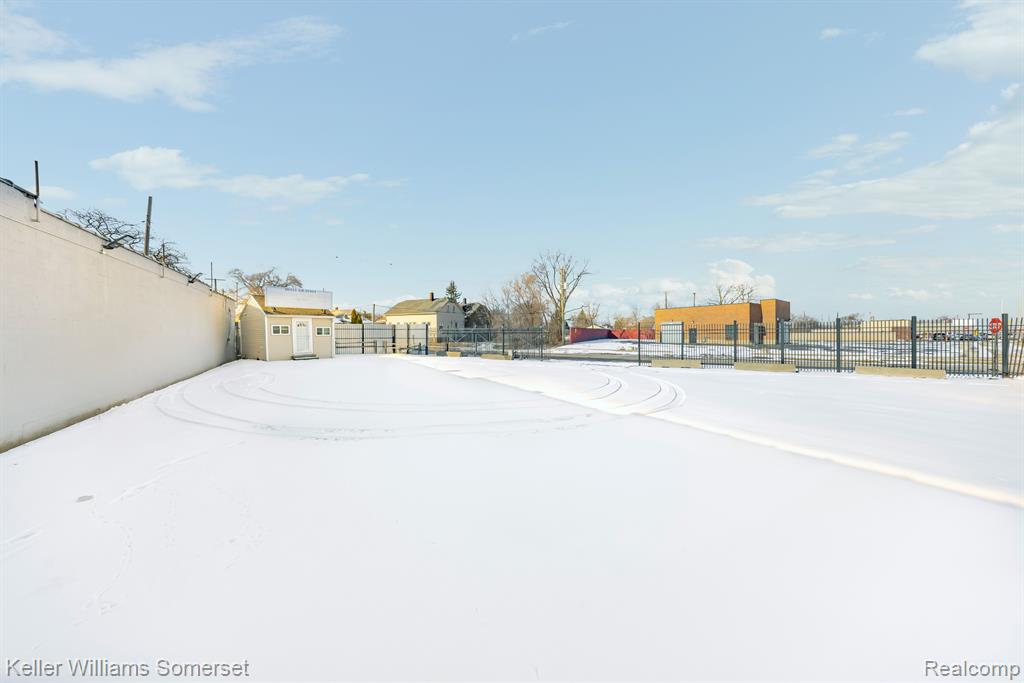 10333 GRATIOT Avenue, Detroit, MI 48213 — Photo 4