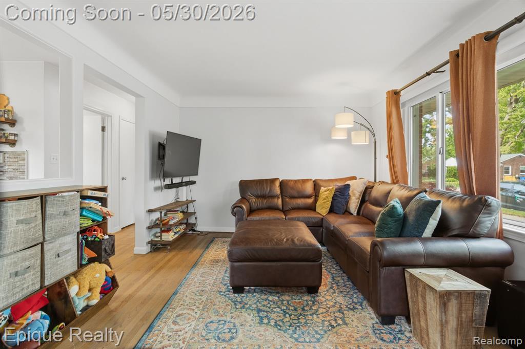 29087 Howard Avenue, Madison Heights, MI 48071 — Photo 5