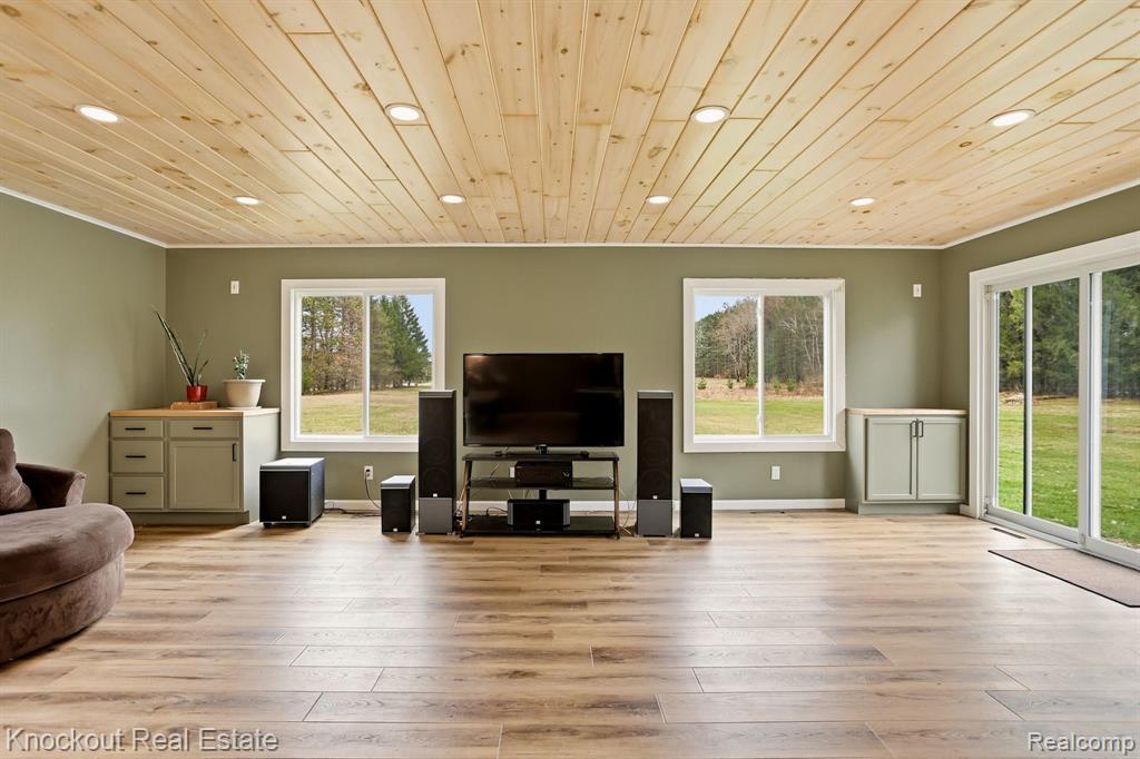 3467 Pebble Creek Drive, Vassar, MI 48768 — Photo 12