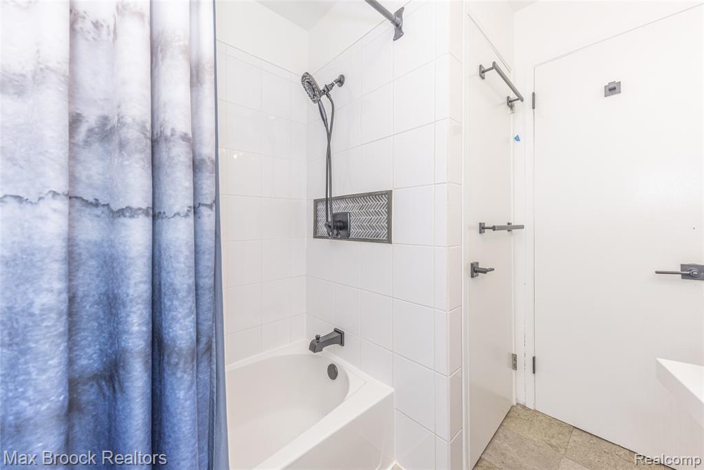 17426 Locherbie Avenue, Beverly Hills, MI 48025 — Photo 17