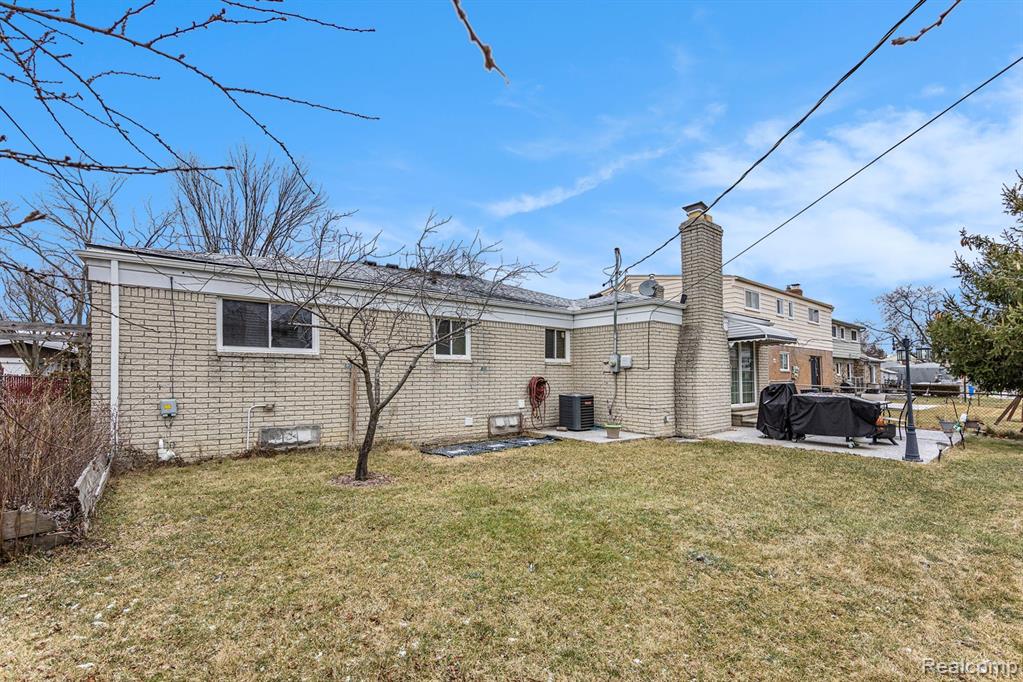 4238 Angeline Drive, Sterling Heights, MI 48310 — Photo 20