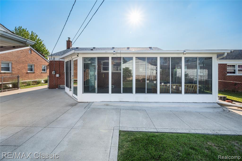 6622 Schaller Street, Garden City, MI — Photo 4