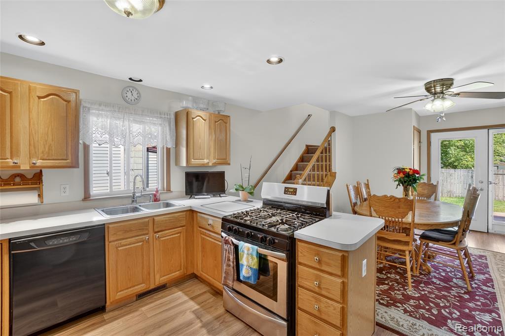 7166 Alpine Drive, Linden, MI 48451 — Photo 11