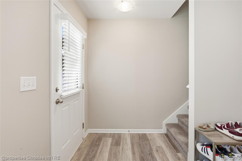 401 Jeff Keeton Drive, 40, Hazel Park, MI 48030 — Photo 4