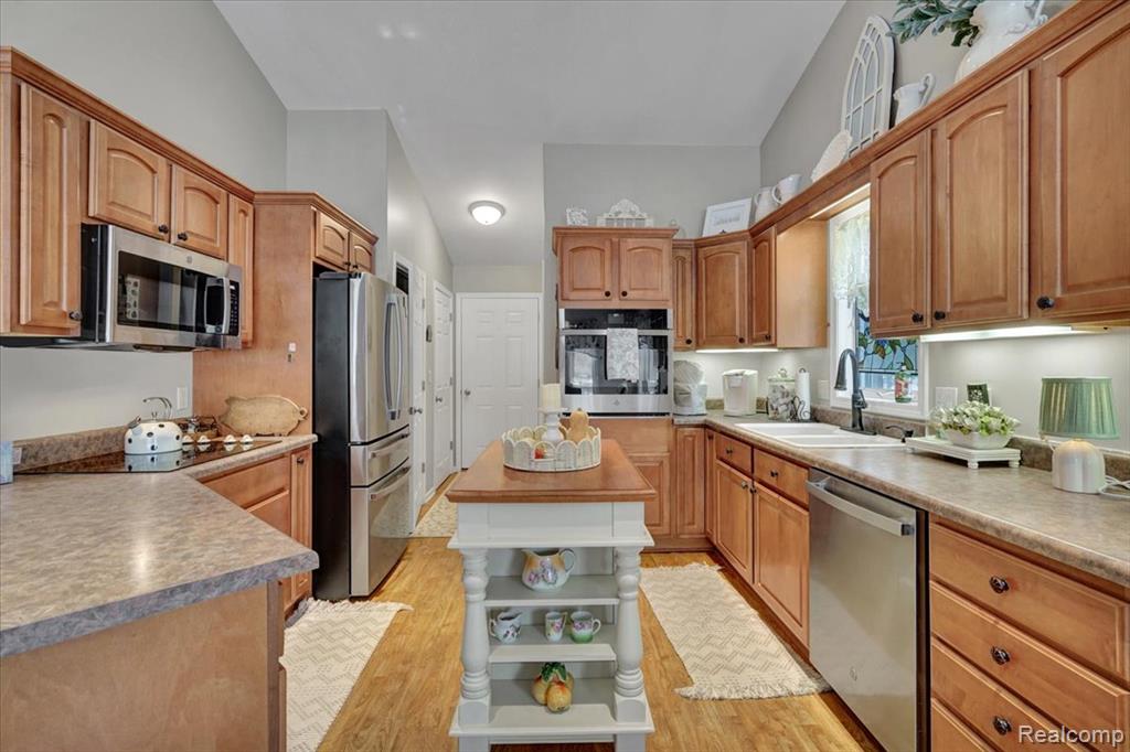 5739 County Kerry Drive Drive, Caseville, MI 48725 — Photo 8