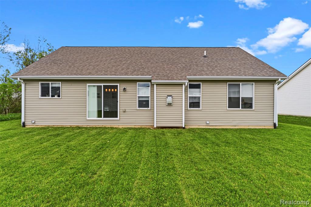 2261 Legacy Drive, Burton, MI 48519 — Photo 24