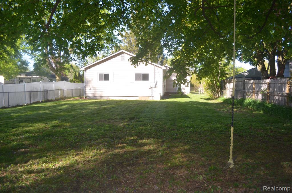 50 Mechanic Street, Oxford, MI 48371 — Photo 17