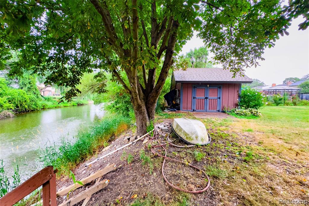 472 Riverside Drive, Wyandotte, MI 48192 — Photo 48
