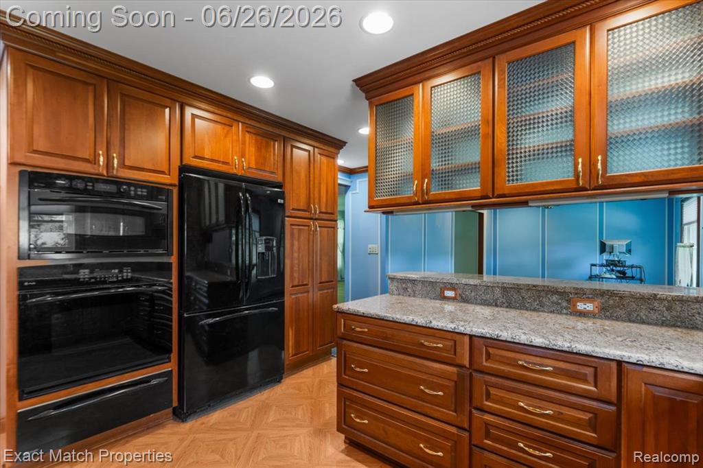 6737 Alderley Way, West Bloomfield, MI — Photo 24