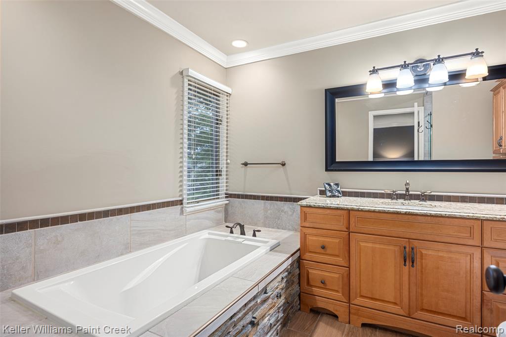 53362 Robinhood Drive, Shelby Twp, MI 48315 — Photo 25