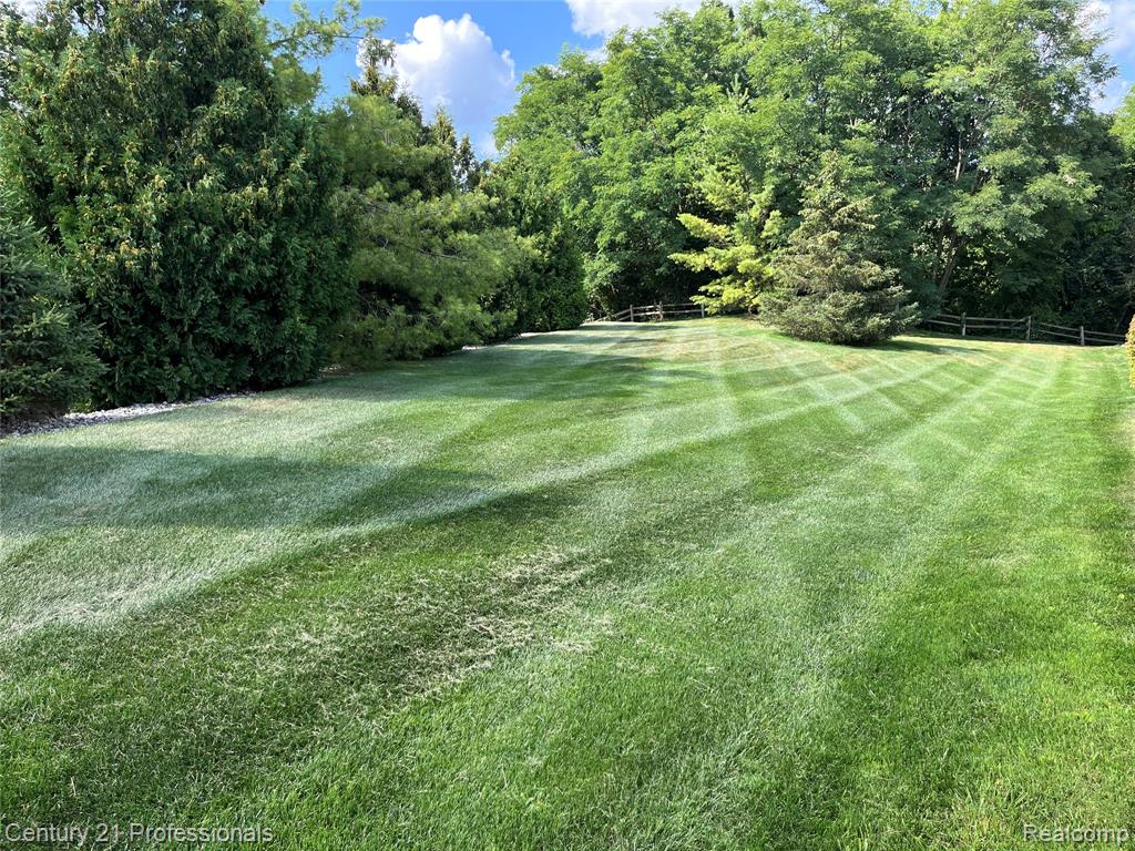 6252 Northridge Hills Drive, 66, Brighton, MI 48116 — Photo 7