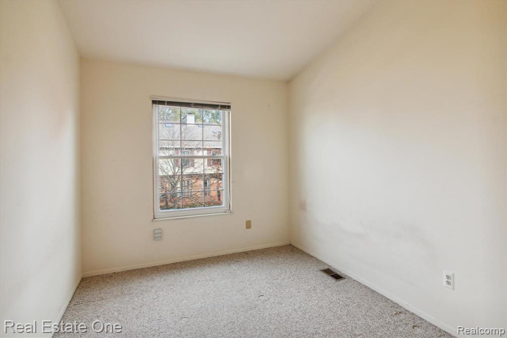 38826 Country Circle, Farmington Hills, MI 48331 — Photo 15