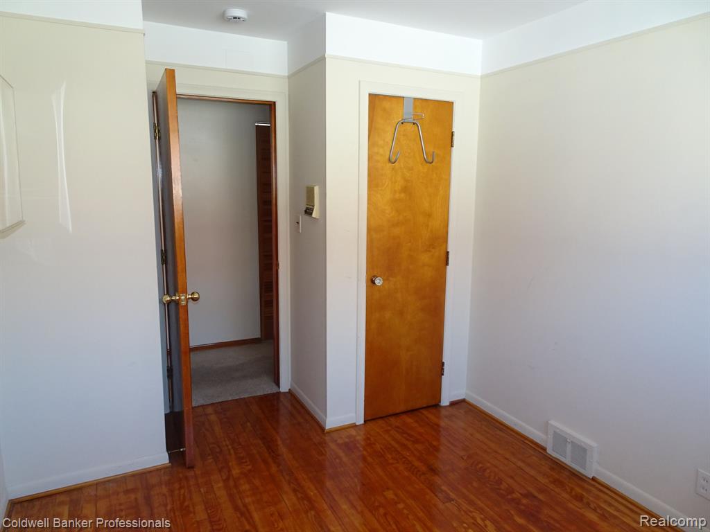 7790 LOUISE Court, Westland, MI — Photo 19