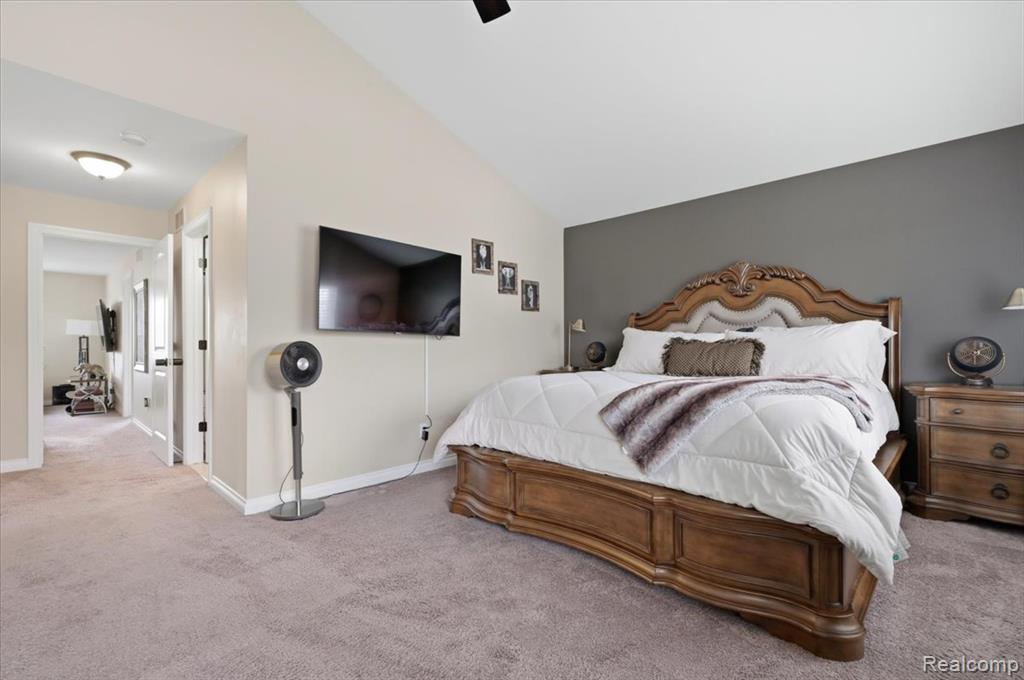 8131 Peninsula Circle, Grand Blanc, MI 48439 — Photo 33