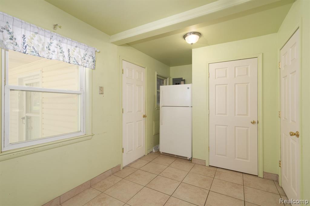 426 Driftwood Avenue, Rochester Hills, MI 48307 — Photo 14