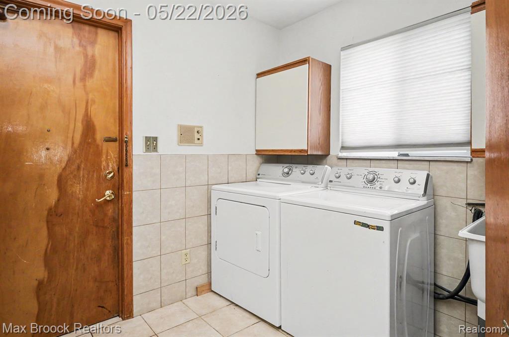 28829 Flanders Avenue, Warren, MI 48088 — Photo 13
