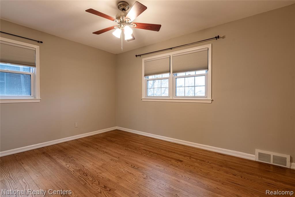 32653 Beacon Lane, Fraser, MI 48026 — Photo 10