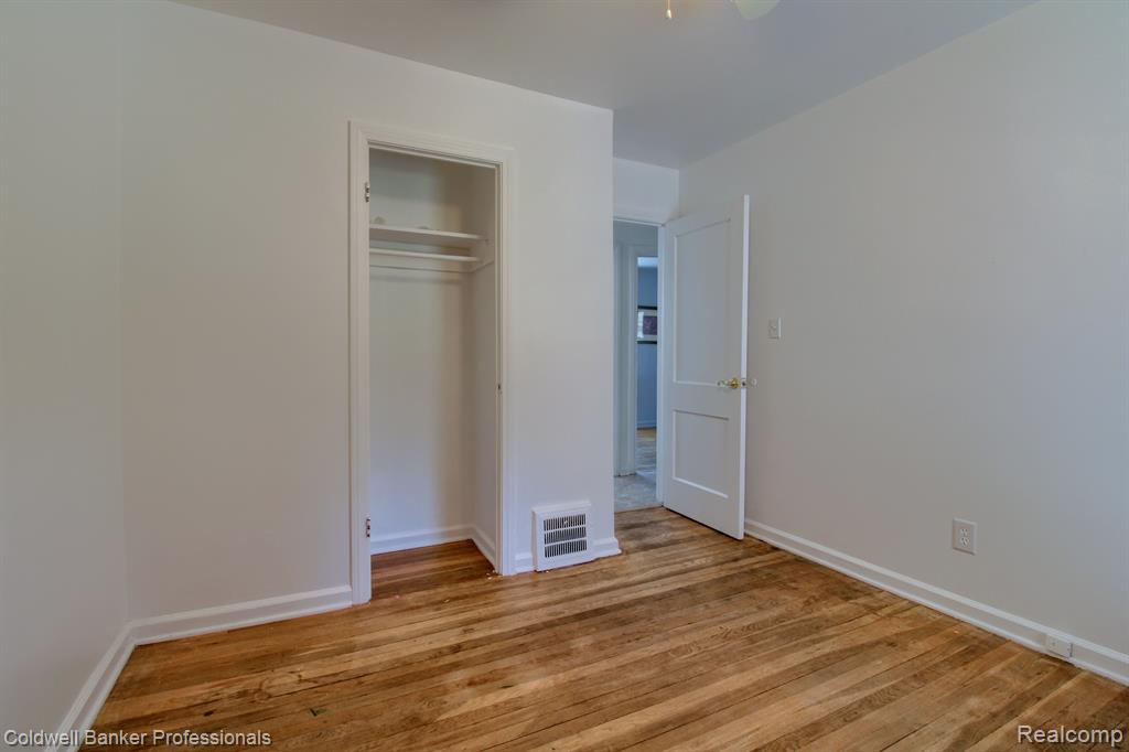 9951 TECUMSEH, Redford, MI 48239 — Photo 17