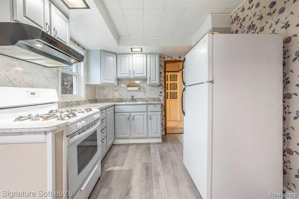 5533 ELDRIDGE Drive, Waterford, MI 48327 — Photo 5