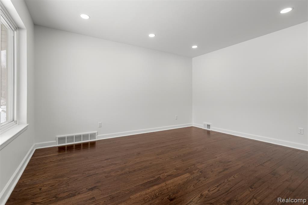 8932 Wormer, Redford, MI 48239 — Photo 3
