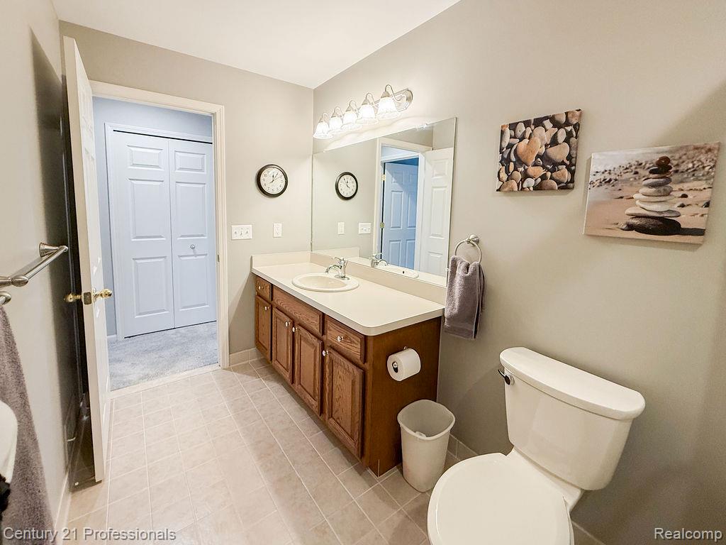 767 E Bluff Court, Rochester Hills, MI 48307 — Photo 37