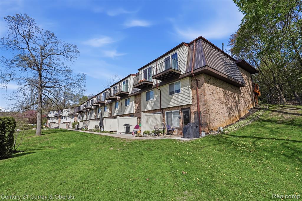 862 N Main Street, Milford, MI 48381 — Photo 16