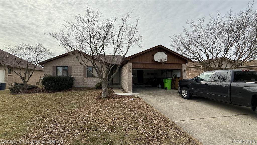47724 MEADOWBROOK Drive, Macomb, MI 48044 — Photo 2