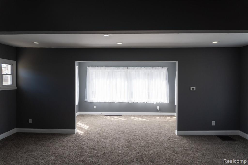 432 BUCKINGHAM Avenue, Flint, MI 48507 — Photo 12