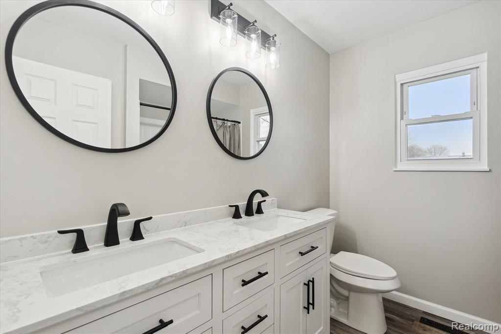 7107 FAIRGROVE Drive, Swartz Creek, MI 48473 — Photo 20