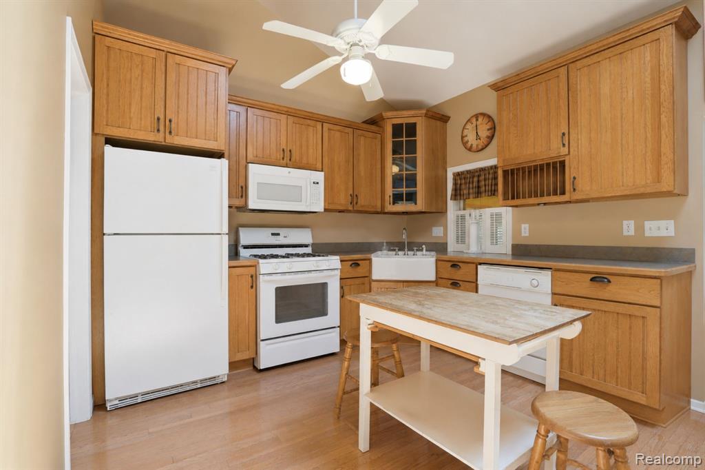 208 Flushing Street, Gaines Vlg, MI 48436 — Photo 11