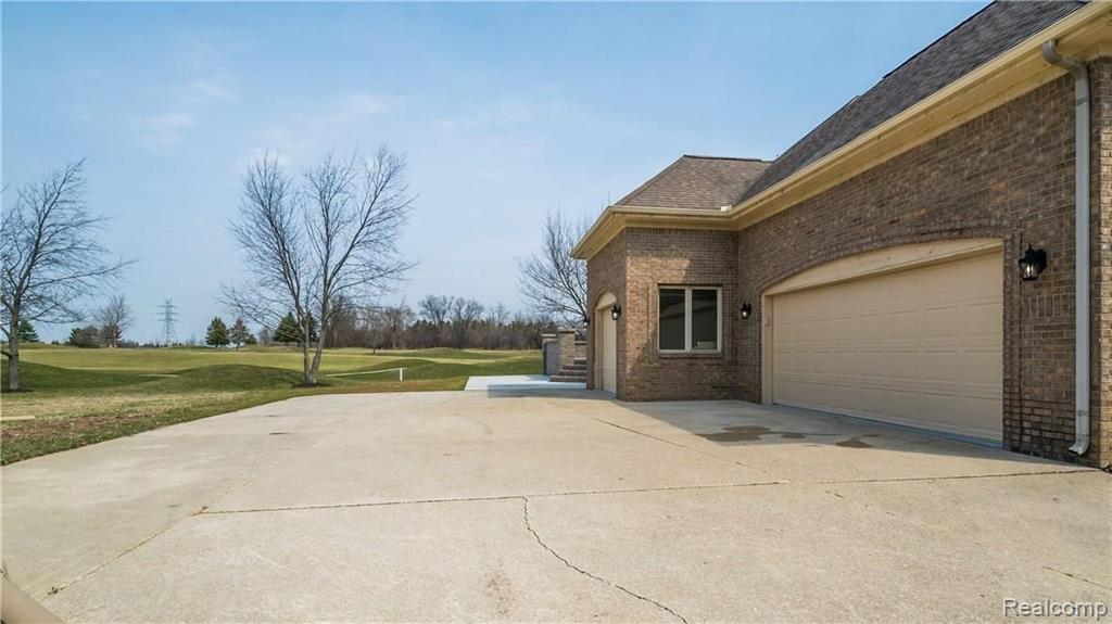748 Eltham Court, Ann Arbor, MI 48103 — Photo 2