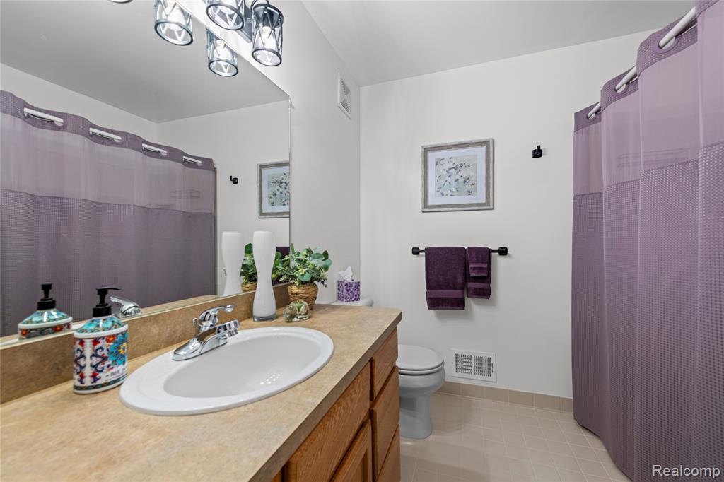25899 Maritime Circle N, Harrison Township, MI — Photo 18