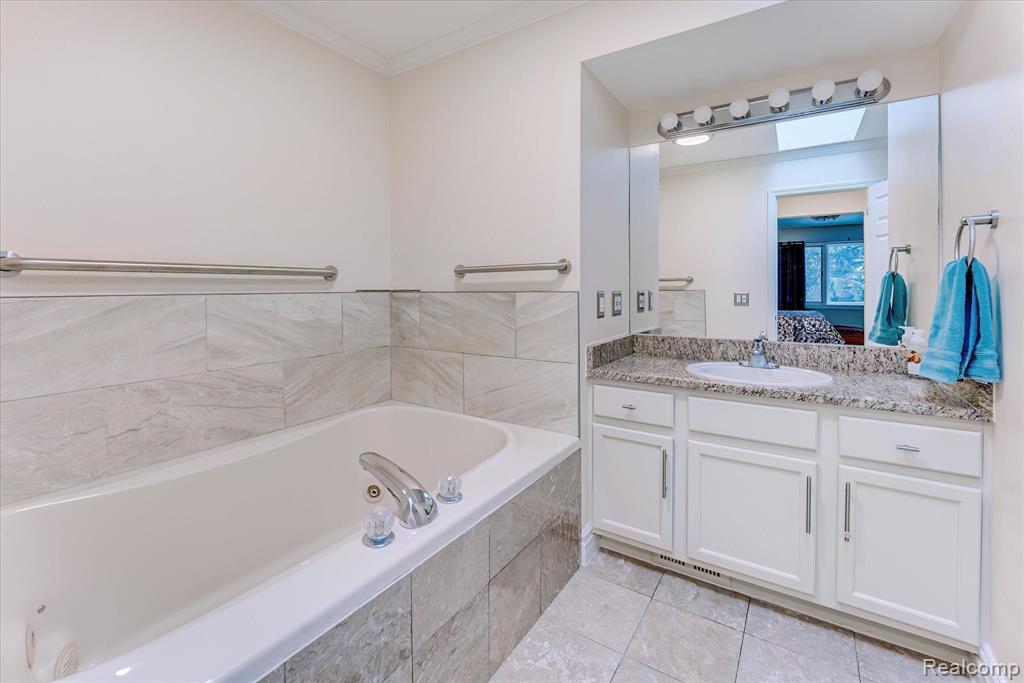 6522 SCENIC PINES, Clarkston, MI — Photo 33