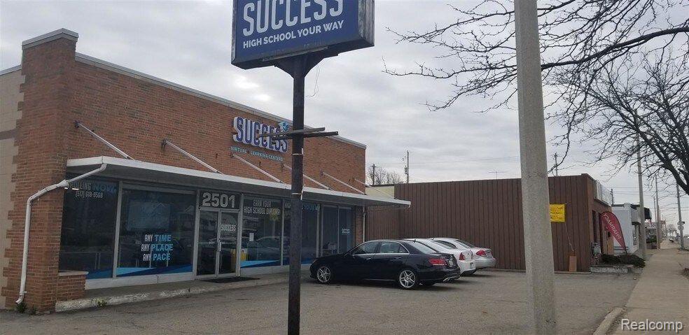 2501 S CEDAR Street, Lansing, MI 48910